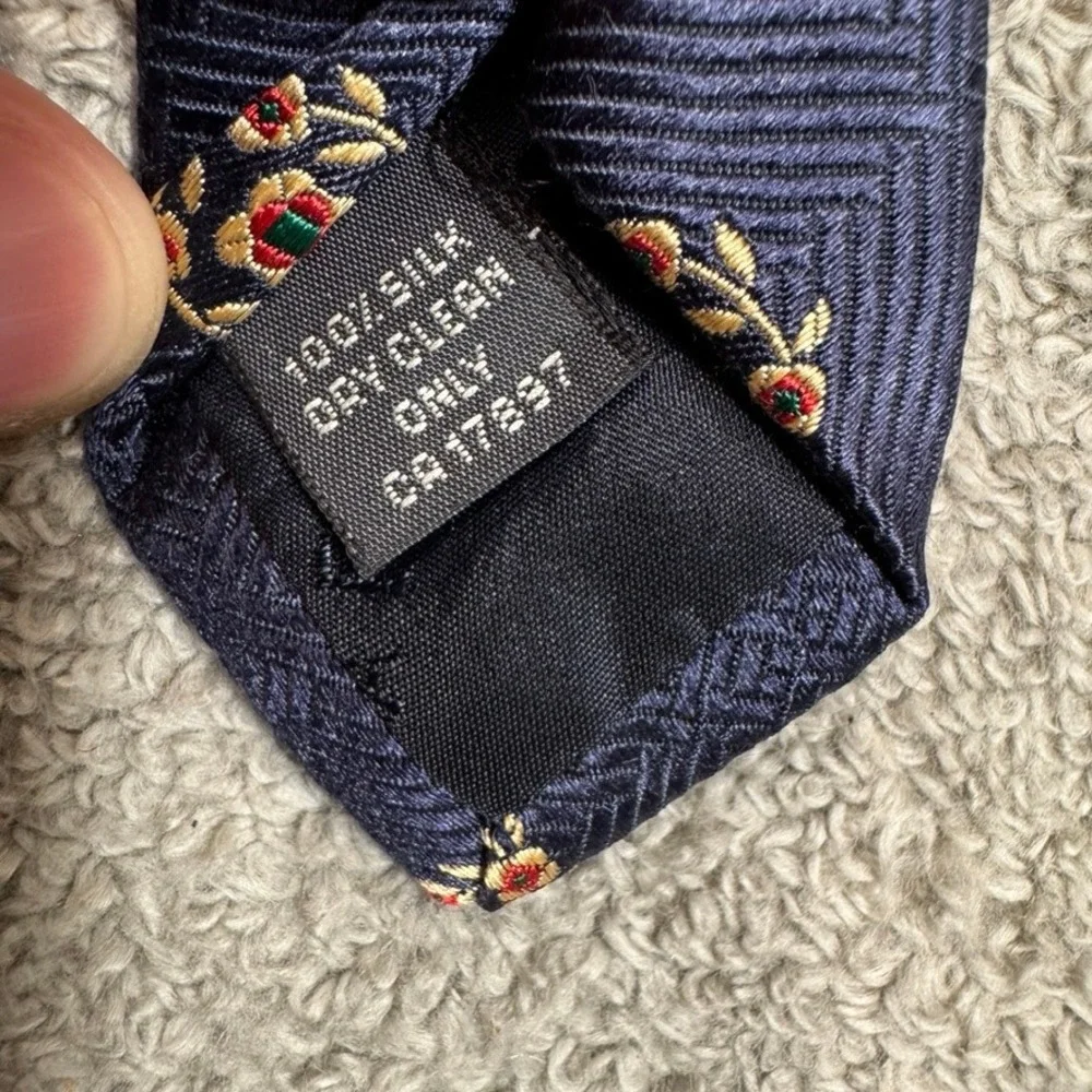 Banana Republic Mens Silk Tie Navy Blue Gold Stag Reindeer Floral Made in Italy
